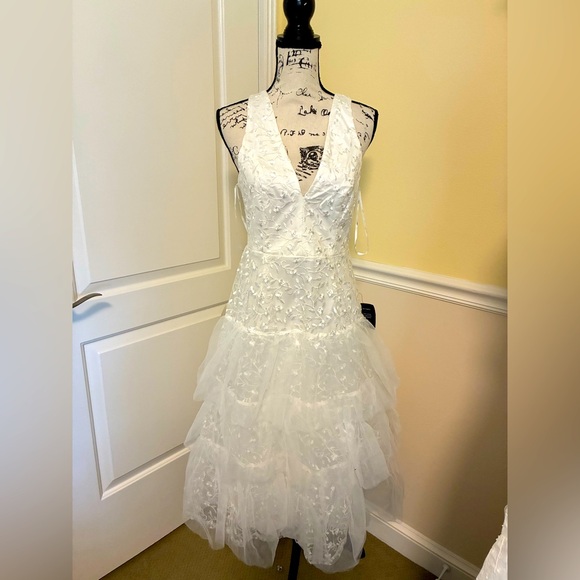 NWT lulus Elegant White Lace Dress - Picture 1 of 7